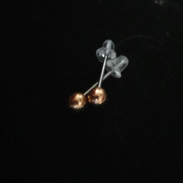 未使用 ピアス 2点セット スクエア ボール ゴールド シンプル < 女性アクセサリー/時計 未使用 ピアス 2点セット スクエア ボール ゴールド シンプル < 女性アクセサリー/時計の