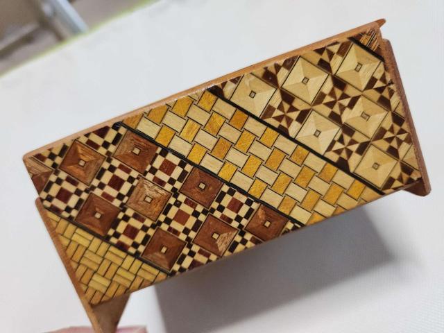 中古★寄せ木細工秘密箱★アンティーク品小物入れ。 < インテリア/ライフ 中古★寄せ木細工秘密箱★アンティーク品小物入れ。 < インテリア/ライフの