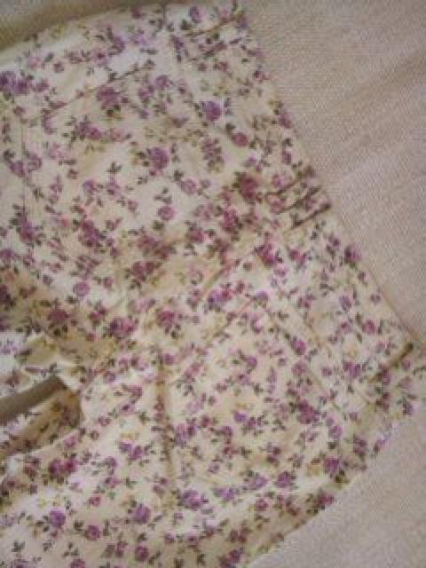 *MOSSIMO SUPPLY CO*小花柄ストレッチパンツ サイズ7 < 女性ファッション  *MOSSIMO SUPPLY CO*小花柄ストレッチパンツ サイズ7 < 女性ファッションの