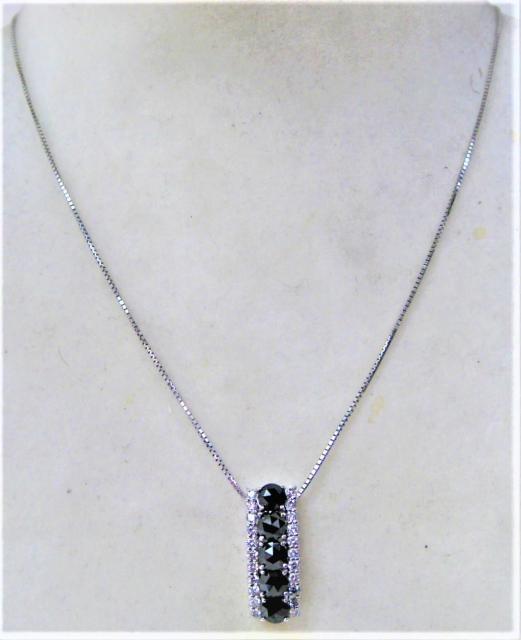 18金ホワイトゴールド ペンダント ブラックダイヤ5ヶ1.40ctD0.41ct < 女性アクセサリー/時計  18金ホワイトゴールド ペンダント ブラックダイヤ5ヶ1.40ctD0.41ct < 女性アクセサリー/時計の