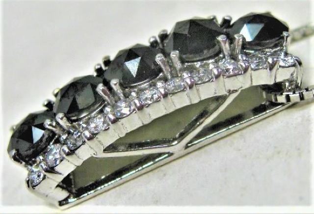 18金ホワイトゴールド ペンダント ブラックダイヤ5ヶ1.40ctD0.41ct < 女性アクセサリー/時計  18金ホワイトゴールド ペンダント ブラックダイヤ5ヶ1.40ctD0.41ct < 女性アクセサリー/時計の