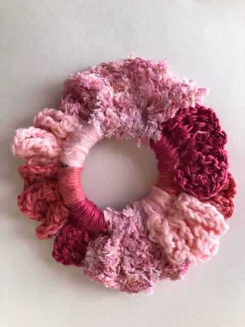 ハンドメイド シュシュ ピンク グラデーションカラー < 女性ファッション  ハンドメイド シュシュ ピンク グラデーションカラー < 女性ファッションの