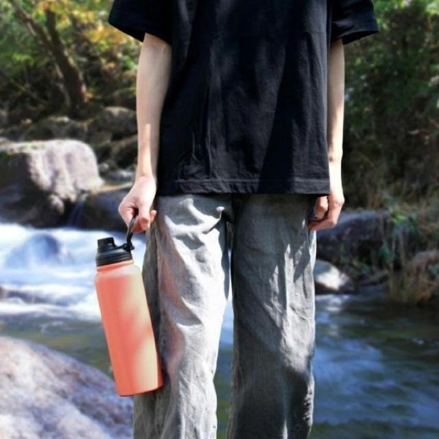 IMMEDI ステンレスボトル 1000ml ブルー 大きな水筒 大容量 ステンレスマグボトル アウトドア水筒 < レジャー/スポーツ IMMEDI ステンレスボトル 1000ml ブルー 大きな水筒 大容量 ステンレスマグボトル アウトドア水筒 < レジャー/スポーツの