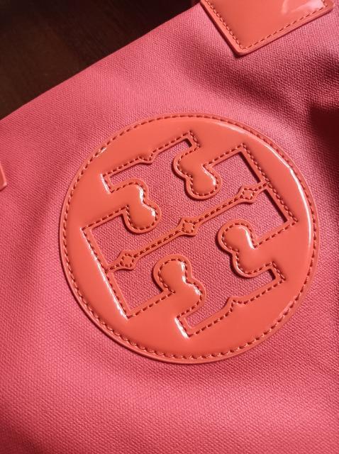 トリバーチ★迫力のデカマーク★レアカラー朱色オレンジ★美美品★素敵過ぎ★収納大★ < 女性ファッション トリバーチ★迫力のデカマーク★レアカラー朱色オレンジ★美美品★素敵過ぎ★収納大★ < 女性ファッションの