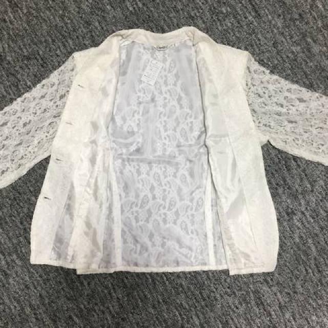 ゆったり ノーカラー レースジャケット ホワイト < 女性ファッション  ゆったり ノーカラー レースジャケット ホワイト < 女性ファッションの