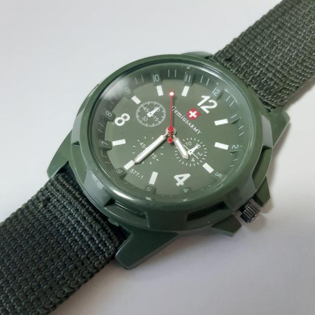 新品 未使用 army 戦争 腕時計 緑 < 女性アクセサリー/時計  新品 未使用 army 戦争 腕時計 緑 < 女性アクセサリー/時計の