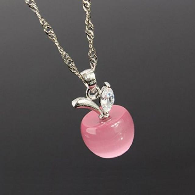 ピンクオパール りんごネックレス 石 可愛い ペンダント トップ モチーフ チェーン 可愛い 綺麗 < 女性アクセサリー/時計  ピンクオパール りんごネックレス 石 可愛い ペンダント トップ モチーフ チェーン 可愛い 綺麗 < 女性アクセサリー/時計の