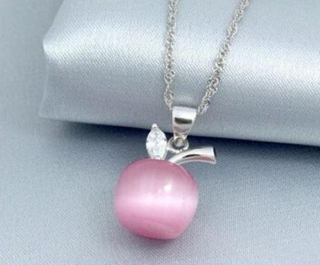 ピンクオパール りんごネックレス 石 可愛い ペンダント トップ モチーフ チェーン 可愛い 綺麗 < 女性アクセサリー/時計  ピンクオパール りんごネックレス 石 可愛い ペンダント トップ モチーフ チェーン 可愛い 綺麗 < 女性アクセサリー/時計の