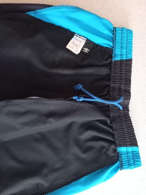 激安87%オフ!umbro、軽量ロングパンツ(黒青、メンズM) < 男性ファッション  激安87%オフ!umbro、軽量ロングパンツ(黒青、メンズM) < 男性ファッションの