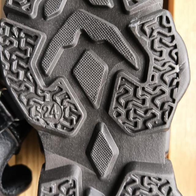 新品 15cm スニーカー ブラック 子供靴 キッズ 靴 シューズ < キッズ/ベビー  新品 15cm スニーカー ブラック 子供靴 キッズ 靴 シューズ < キッズ/ベビーの