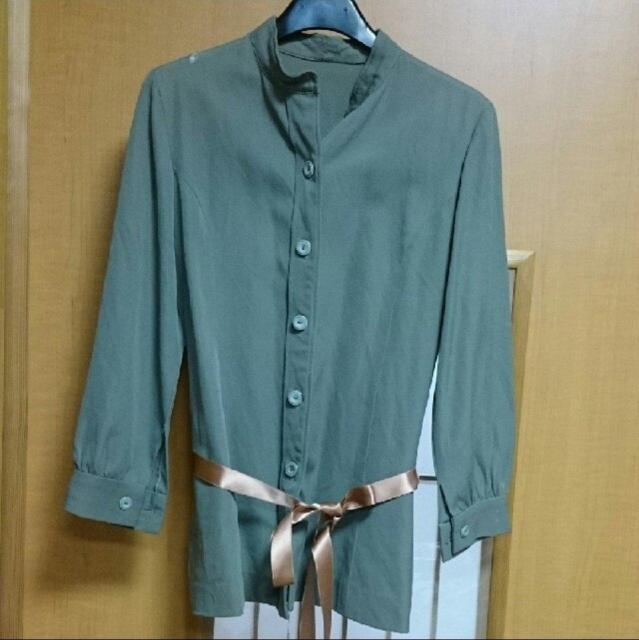 グレー リメイク 厚地シャツ ピンクサテンリボンベルト 花アップリケ 昭和ビンテージ 昭和レトロ M スーザン・チャンチオロ風 < 女性ファッション  グレー リメイク 厚地シャツ ピンクサテンリボンベルト 花アップリケ 昭和ビンテージ 昭和レトロ M スーザン・チャンチオロ風  < 女性ファッションの