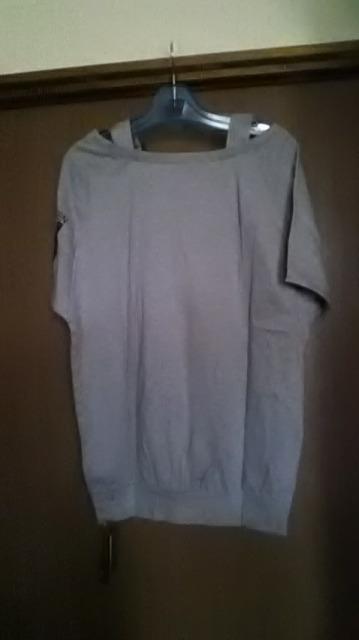 16*新品*スカル*肩出しTシャツ < 女性ファッション  16*新品*スカル*肩出しTシャツ < 女性ファッションの