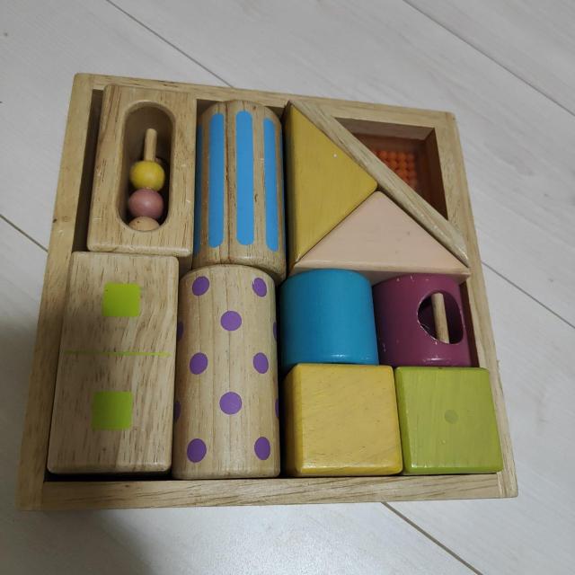 中古 木製 知育玩具 積み木 多色 < おもちゃ 中古 木製 知育玩具 積み木 多色 < おもちゃの