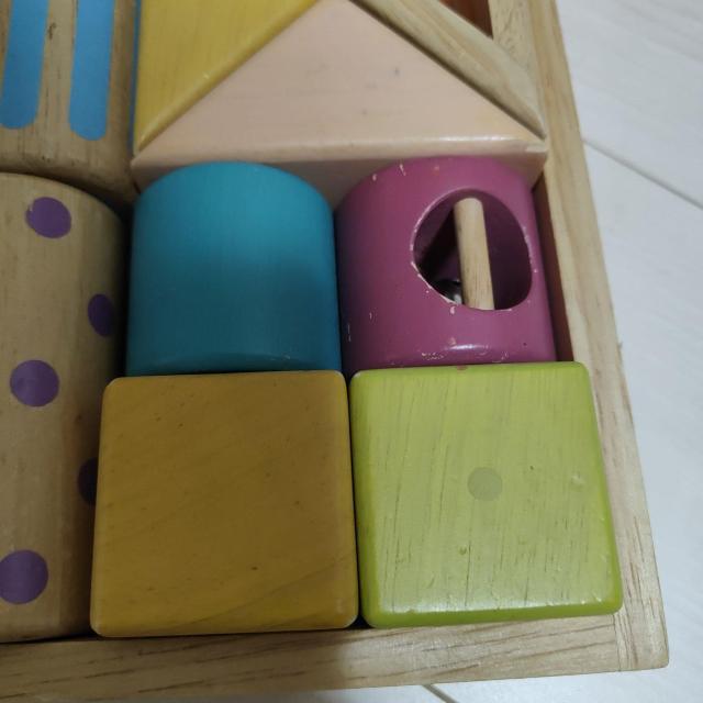 中古 木製 知育玩具 積み木 多色 < おもちゃ 中古 木製 知育玩具 積み木 多色 < おもちゃの