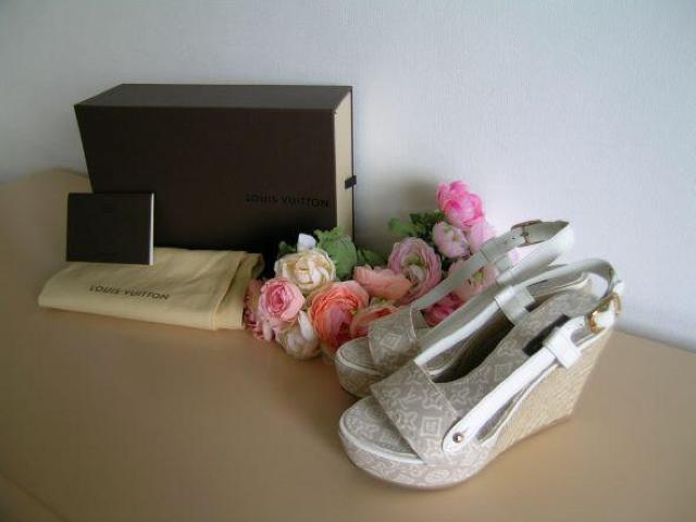 KiLOUIS VUITTONEFbW\[T_   uh 