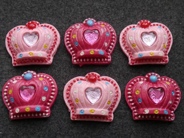 プラパーツ 手芸・アクセサリーパーツ  ハートストーン付き王冠 パーツ 6個セット < 香水/コスメ/ネイル  プラパーツ 手芸・アクセサリーパーツ  ハートストーン付き王冠 パーツ 6個セット  < 香水/コスメ/ネイルの
