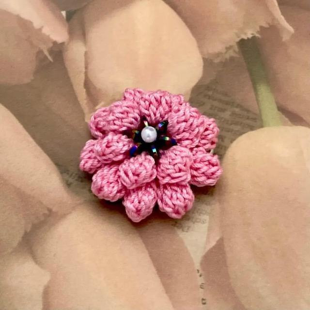 ハンドメイド♪レース編み ぽこぽこ花びらのお花モチーフブローチ < 女性ファッション  ハンドメイド♪レース編み ぽこぽこ花びらのお花モチーフブローチ  < 女性ファッションの