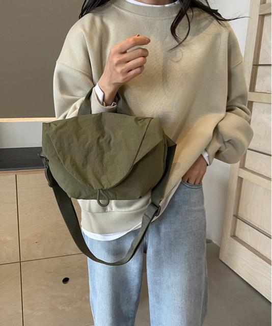 送料無料 新品 ショルダーバッグ ナイロン斜めがけバッグ < 女性ファッション  送料無料 新品 ショルダーバッグ ナイロン斜めがけバッグ < 女性ファッションの