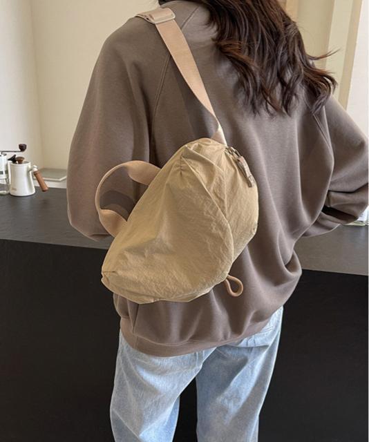 送料無料 新品 ショルダーバッグ ナイロン斜めがけバッグ < 女性ファッション  送料無料 新品 ショルダーバッグ ナイロン斜めがけバッグ < 女性ファッションの