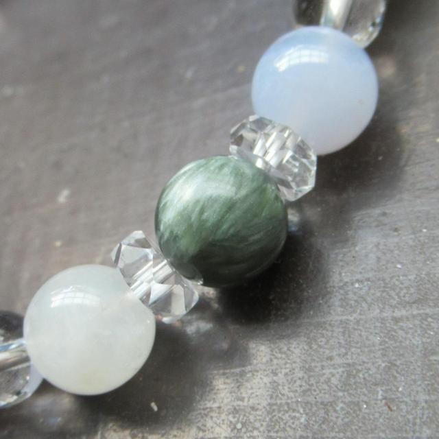 セラフィナイトxブルーレースxムーンストーンブレスレット 天然石 パワーストーン < 女性アクセサリー/時計 セラフィナイトxブルーレースxムーンストーンブレスレット 天然石 パワーストーン < 女性アクセサリー/時計の