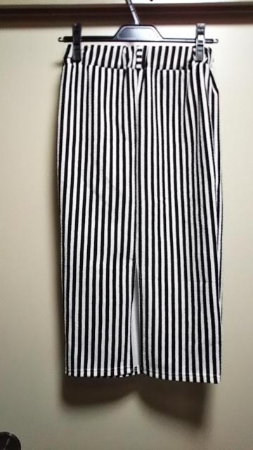 ☆ストライプ柄ロングタイト☆未使用 < 女性ファッション  ☆ストライプ柄ロングタイト☆未使用 < 女性ファッションの