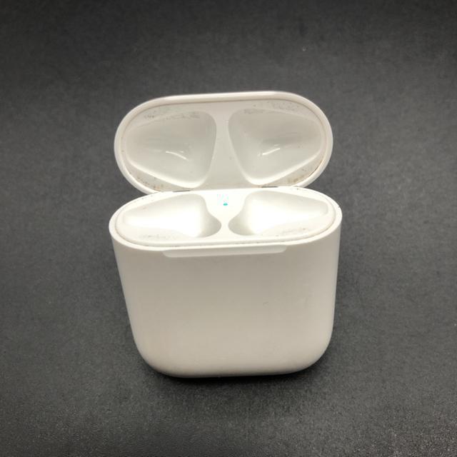   Apple Abv AirPods [dP[X A1602  Ɠd/AV 