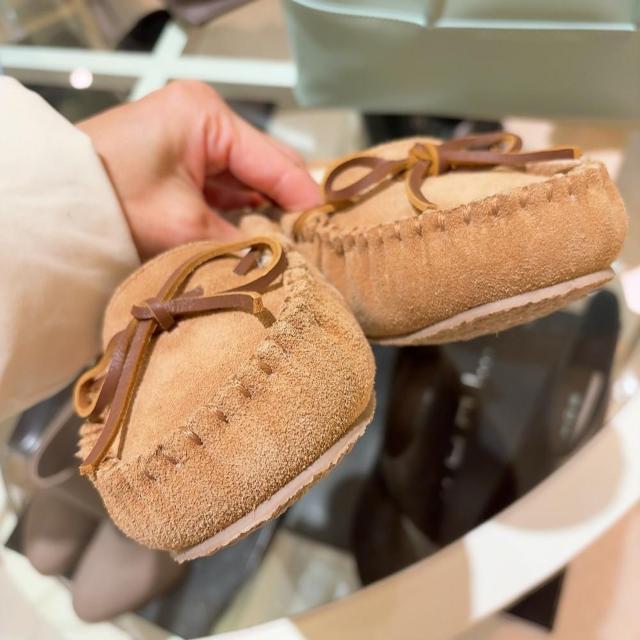 新品!!◆MINNETONKA/ミネトンカ◆キャリースリッパモカシン6★CALLY SLIPPER*欠品カラー < ブランド 新品!!◆MINNETONKA/ミネトンカ◆キャリースリッパモカシン6★CALLY SLIPPER*欠品カラー < ブランドの