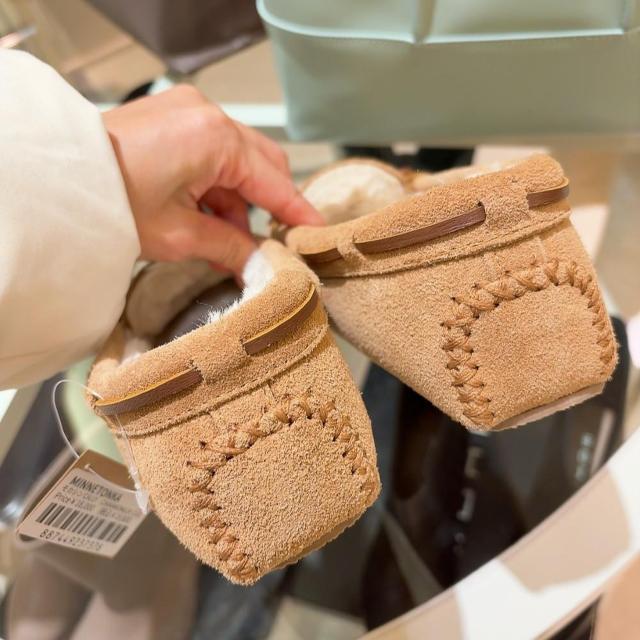 新品!!◆MINNETONKA/ミネトンカ◆キャリースリッパモカシン6★CALLY SLIPPER*欠品カラー < ブランド 新品!!◆MINNETONKA/ミネトンカ◆キャリースリッパモカシン6★CALLY SLIPPER*欠品カラー < ブランドの