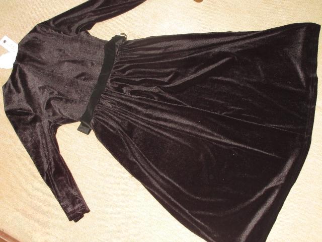 未使用タグ付☆チョーカー風デザイン*ベロア地ワンピース*黒 < 女性ファッション 未使用タグ付☆チョーカー風デザイン*ベロア地ワンピース*黒 < 女性ファッションの