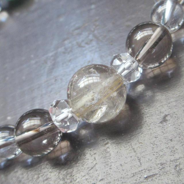 ルチルクォーツxスモーキークォーツxタイガーアイxアベンチュリンブレスレット パワーストーン 天然石 < 女性アクセサリー/時計 ルチルクォーツxスモーキークォーツxタイガーアイxアベンチュリンブレスレット パワーストーン 天然石 < 女性アクセサリー/時計の