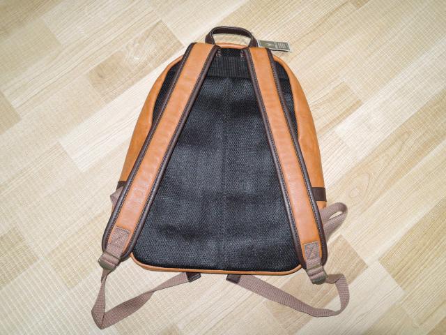 新品 AVIREX アビレックス リュック キャメル PUレザー ディパック 鞄 裏地迷彩 < ブランド 新品 AVIREX アビレックス リュック キャメル PUレザー ディパック 鞄 裏地迷彩 < ブランドの