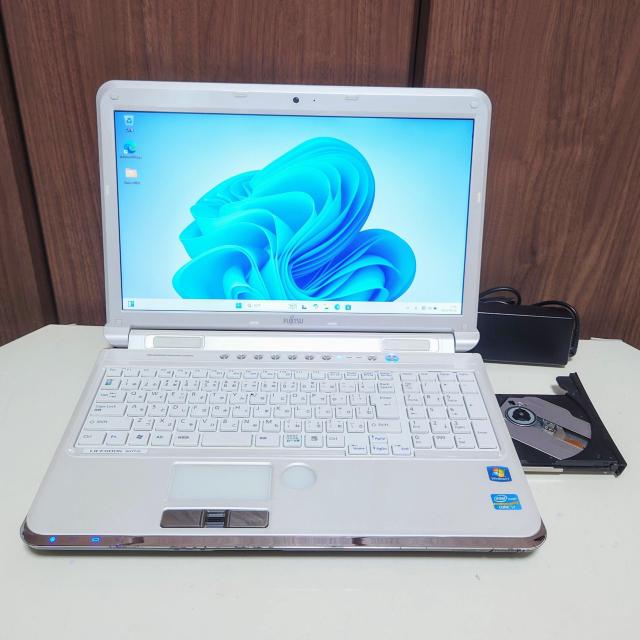 FUJITSU LIFEBOOK Corei7 16GB SSD512GB u[C Windows11 Office  PC{/Ӌ@ 