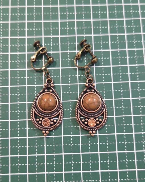 アンティークレトロ・ラインストーンキラキラ素敵なイヤリング・ピアス☆ エスニックピアス エスニックイヤリング アンティーク < 女性アクセサリー/時計 アンティークレトロ・ラインストーンキラキラ素敵なイヤリング・ピアス☆ エスニックピアス エスニックイヤリング アンティーク < 女性アクセサリー/時計の