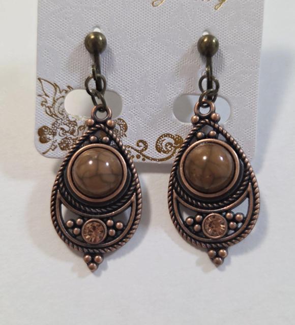 アンティークレトロ・ラインストーンキラキラ素敵なイヤリング・ピアス☆ エスニックピアス エスニックイヤリング アンティーク < 女性アクセサリー/時計 アンティークレトロ・ラインストーンキラキラ素敵なイヤリング・ピアス☆ エスニックピアス エスニックイヤリング アンティーク < 女性アクセサリー/時計の