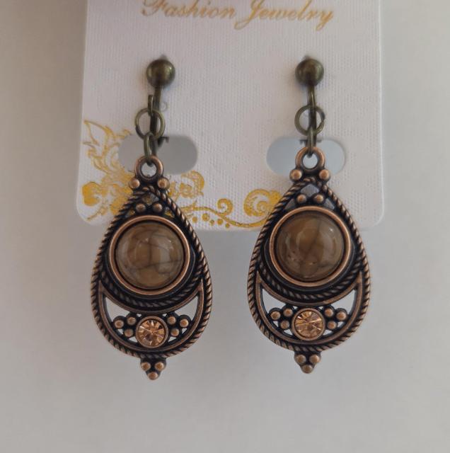 アンティークレトロ・ラインストーンキラキラ素敵なイヤリング・ピアス☆ エスニックピアス エスニックイヤリング アンティーク < 女性アクセサリー/時計 アンティークレトロ・ラインストーンキラキラ素敵なイヤリング・ピアス☆ エスニックピアス エスニックイヤリング アンティーク < 女性アクセサリー/時計の