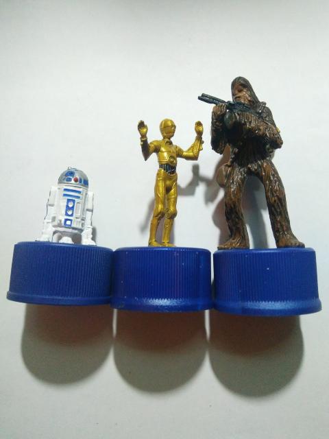 スターウォーズ・ボトルキャップ:(C-3PO:R2-D2:チューイ)3種 < アニメ/コミック/キャラクター  スターウォーズ・ボトルキャップ:(C-3PO:R2-D2:チューイ)3種  < アニメ/コミック/キャラクターの