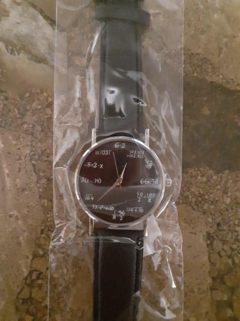 新品未使用 男女兼用腕時計 計算式 黒 < 女性アクセサリー/時計  新品未使用 男女兼用腕時計 計算式 黒  < 女性アクセサリー/時計の