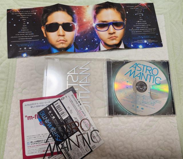 m-floAoASTROMANTIC  CD/DVD/rfI 