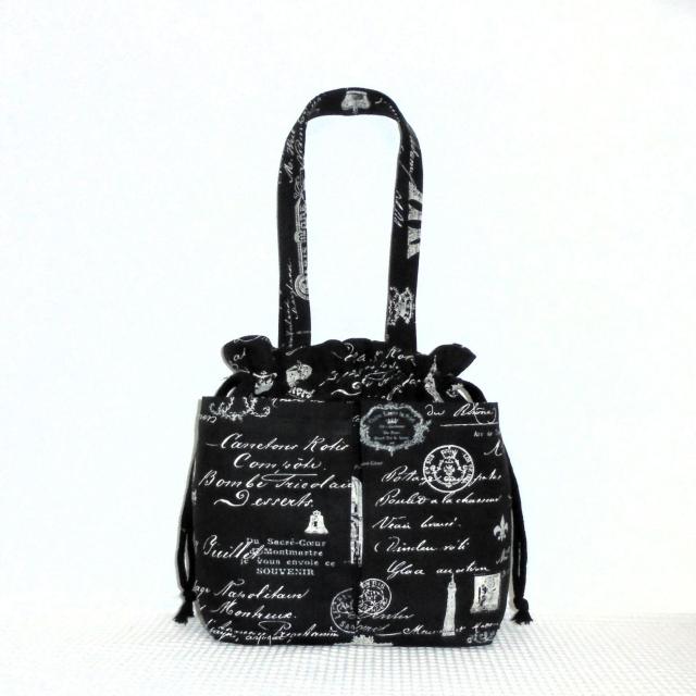 @◆エッフェル塔・凱旋門・パリ×黒地◆外ポケットA持ち手付き巾着バッグ◆ < 女性ファッション  @◆エッフェル塔・凱旋門・パリ×黒地◆外ポケットA持ち手付き巾着バッグ◆  < 女性ファッションの