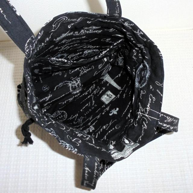 @◆エッフェル塔・凱旋門・パリ×黒地◆外ポケットA持ち手付き巾着バッグ◆ < 女性ファッション  @◆エッフェル塔・凱旋門・パリ×黒地◆外ポケットA持ち手付き巾着バッグ◆ < 女性ファッションの