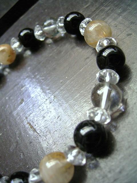 即決☆ルチルクォーツxガーデンクォーツxオニキスブレスレット < 男性アクセサリー/時計 即決☆ルチルクォーツxガーデンクォーツxオニキスブレスレット < 男性アクセサリー/時計の