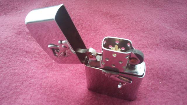 yZNV[ICC^[zZippoł͂܂  jt@bV 