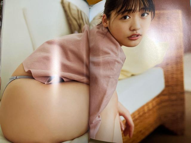 タンス整理品 書籍 送料込み 石田桃香さん写真集 中古品 < タレントグッズ  タンス整理品 書籍 送料込み 石田桃香さん写真集 中古品 < タレントグッズの