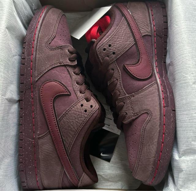 NIKE SB DUNK LOW PRM City Of Love バーガンディ 28cm ナイキ ダンク Burgundy < ブランド  NIKE SB DUNK LOW PRM City Of Love バーガンディ 28cm ナイキ ダンク Burgundy < ブランドの