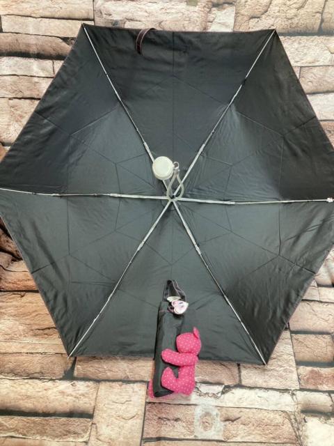 送料無料!バッグに掛けれて便利!可愛いドット柄とクマちゃんのぬいぐるみ付き 折り畳み雨傘1本 < 女性ファッション  送料無料!バッグに掛けれて便利!可愛いドット柄とクマちゃんのぬいぐるみ付き 折り畳み雨傘1本 < 女性ファッションの