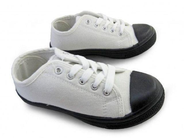 1円~CC210新品AAAローカット/レースアップスニーカー16a白×黒 < キッズ/ベビー  1円~CC210新品AAAローカット/レースアップスニーカー16a白×黒  < キッズ/ベビーの