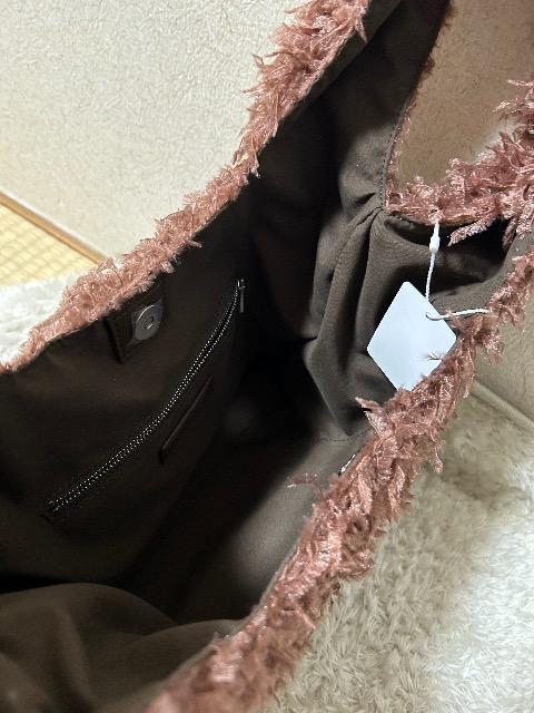 Vi^OtADAM ET ROPEtWobN& HITCH HIKE MARKET~j|[`