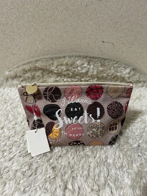 Vi^OtADAM ET ROPEtWobN& HITCH HIKE MARKET~j|[`