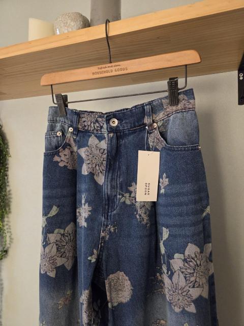 SUGAR SPOON/パンツ★フラワープリントのワイドデニム < ブランド  SUGAR SPOON/パンツ★フラワープリントのワイドデニム < ブランドの