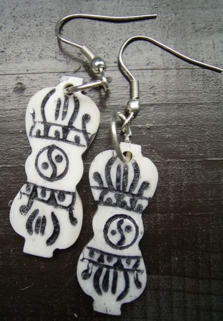 即決!ボーントップピアス・ドルジェ < 女性アクセサリー/時計  即決!ボーントップピアス・ドルジェ  < 女性アクセサリー/時計の